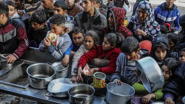 أشلاء على أبواب التكايا.. العدوان يتتبع منافذ الحياة في غزة