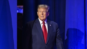 After Israel's aggression.. Trump signs an executive order pledging to ensure Qatar's security.