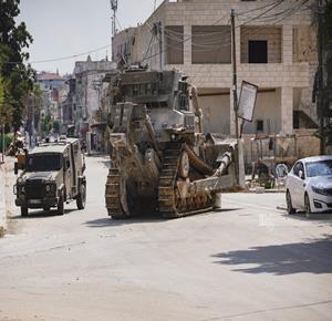 الاحتلال يواصل عدوانه على جنين ومخيمها لليوم الـ295